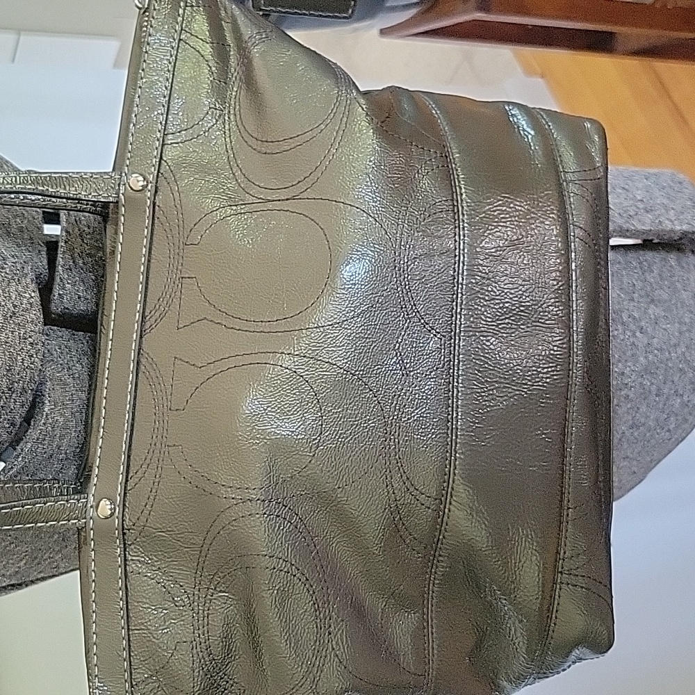 Coach Shoulder Tote Bag, Green, EUC - Picture 8 of 15